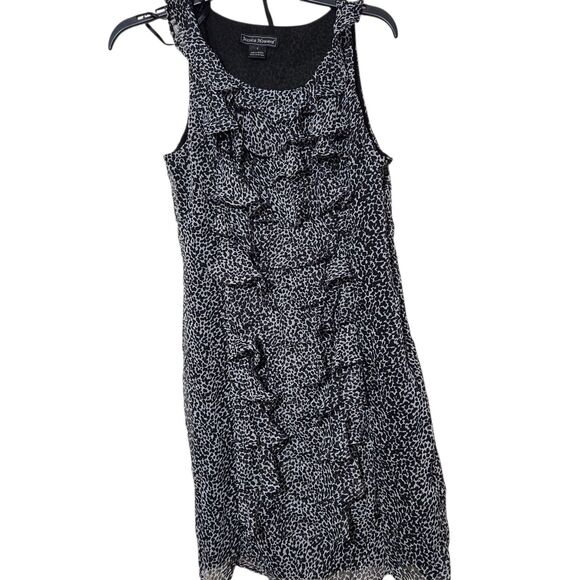 Jessica Howard Dress Size 6 Black And White Ruffle On Front Side Zip - Picture 1 of 12